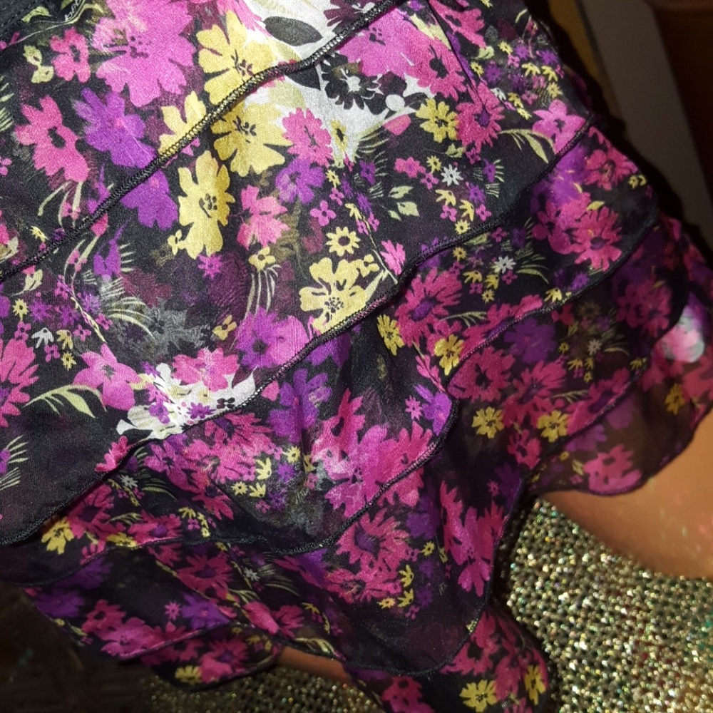 Bebe silk floral tiered halter top XS - Picture 3 of 7